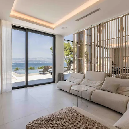 Villa Sapphire Sutivan